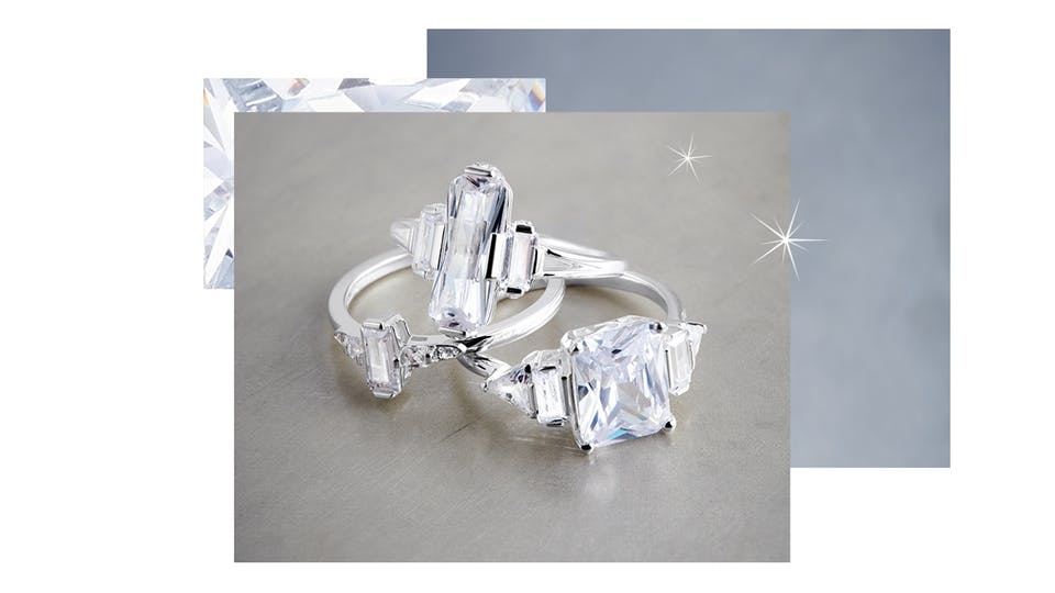 Chic Christmas look with jewellery form the Magic White Collection