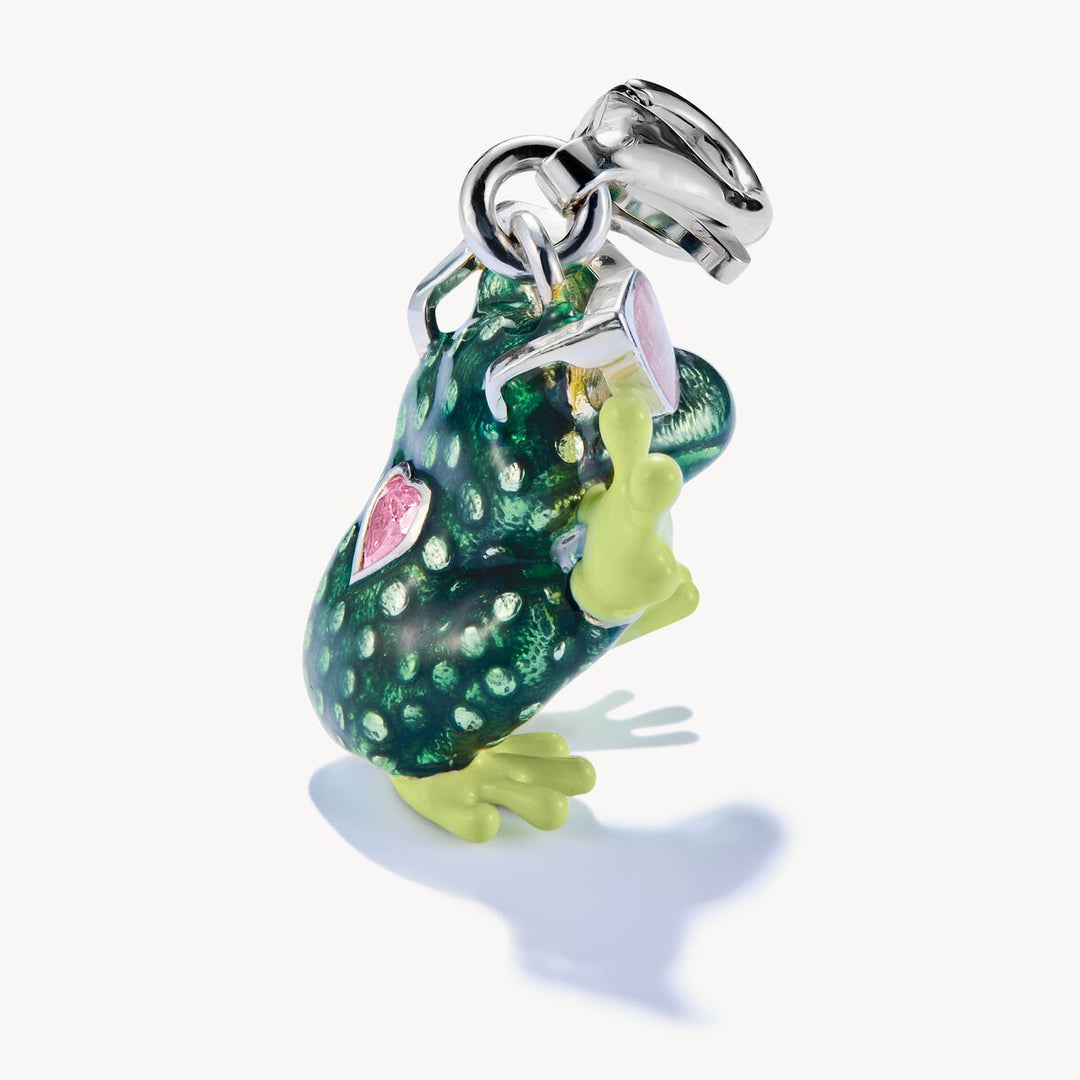 Charm pendant frog