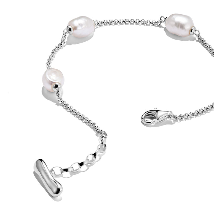 Pearl bracelet with silver chain