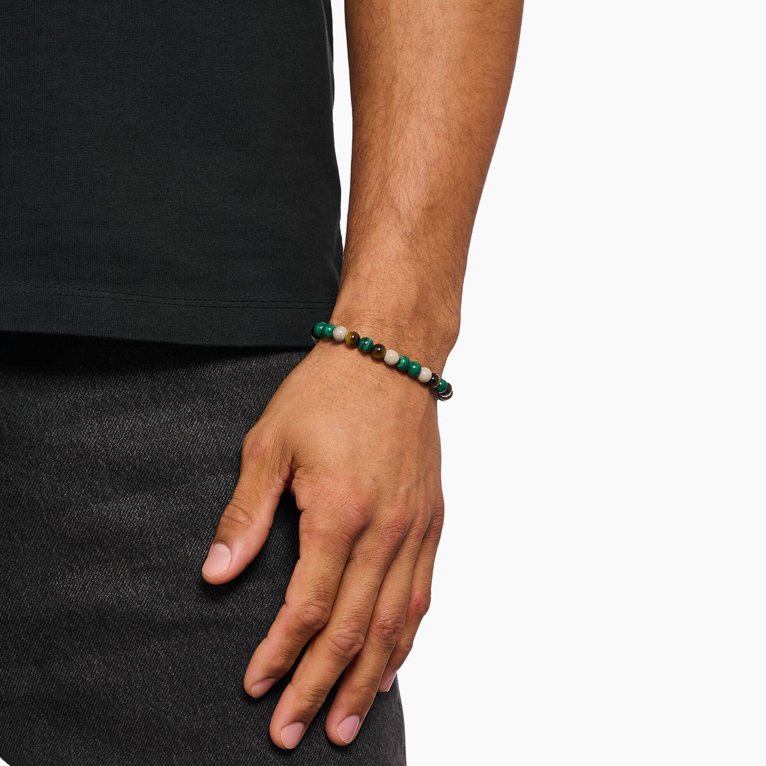 Bracelet with earth and green beads
