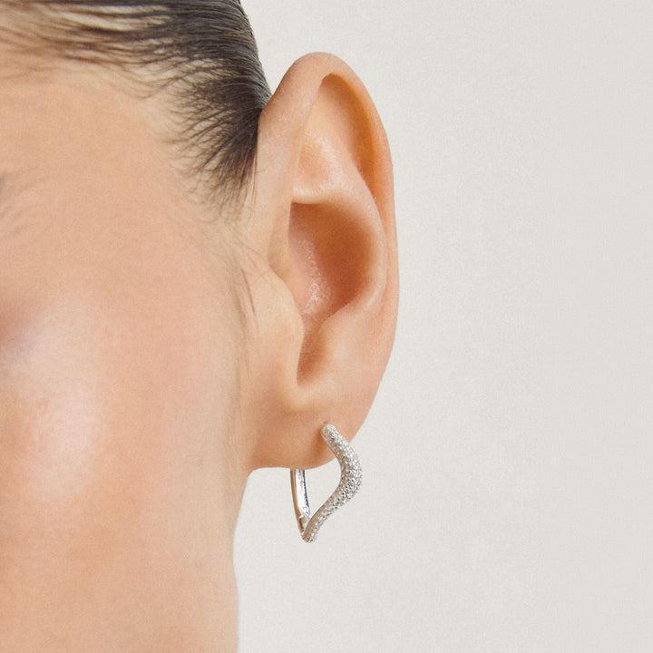 Wavy hoop earrings with zirconia
 | THOMAS SABO Australia