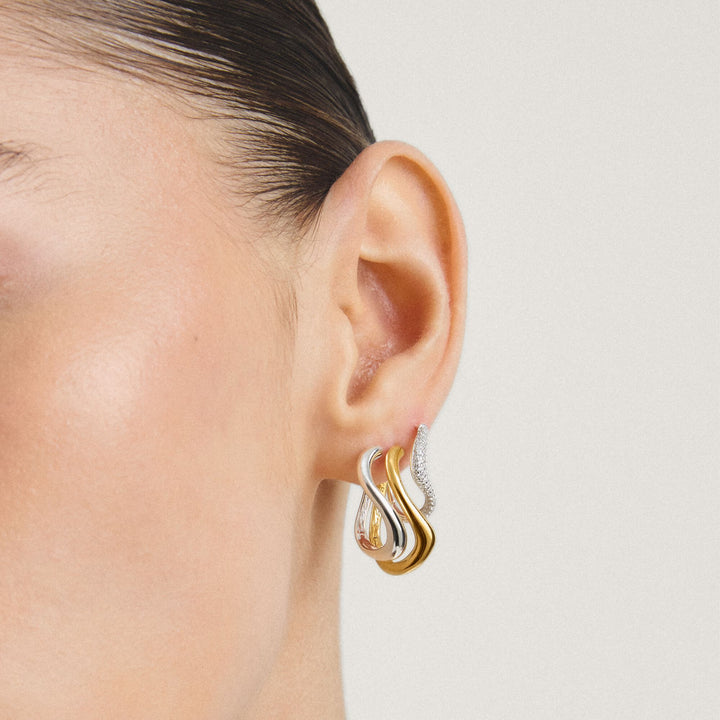Wavy hoop earrings with zirconia
 | THOMAS SABO Australia