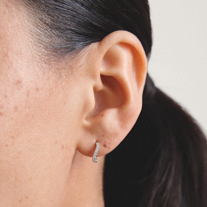 Hoop earrings with zirconia