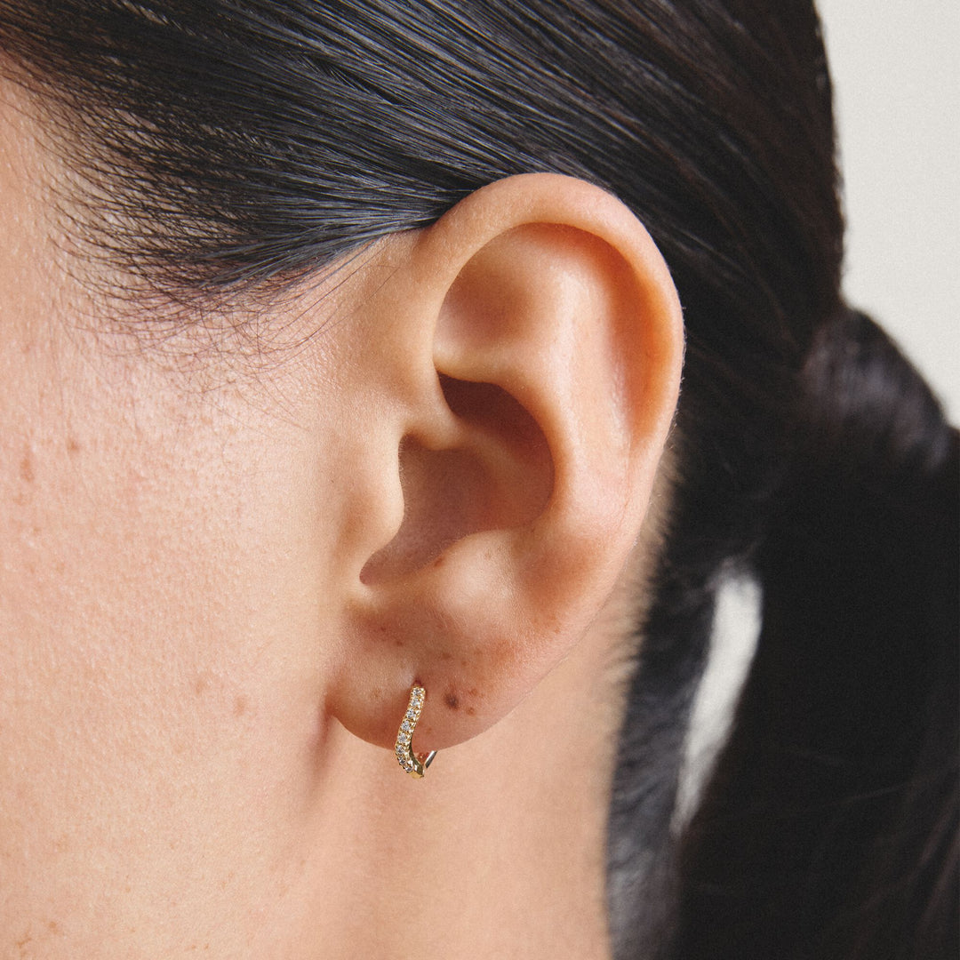 Hoop earrings with zirconia