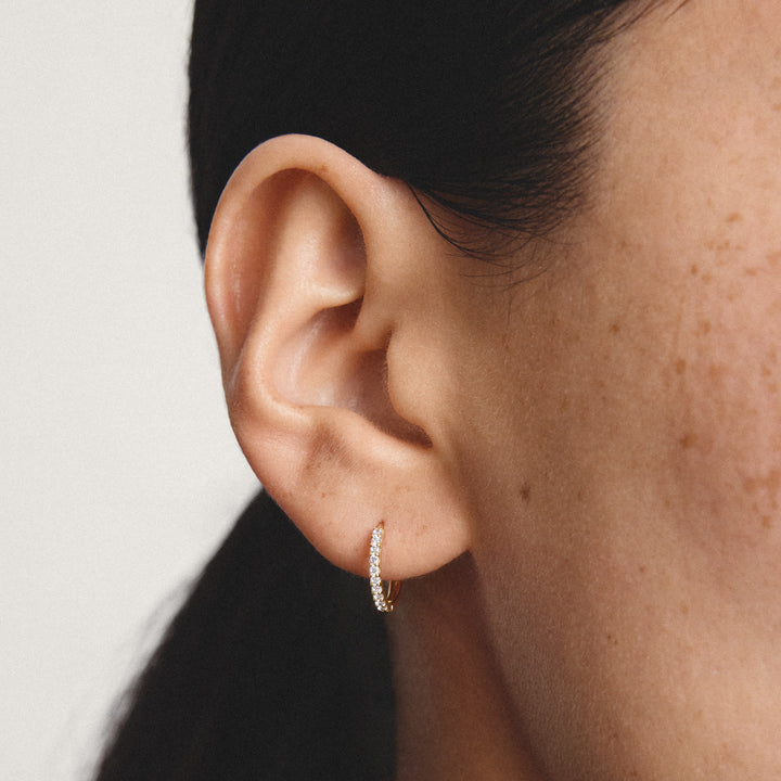 Hoop earrings with zirconia