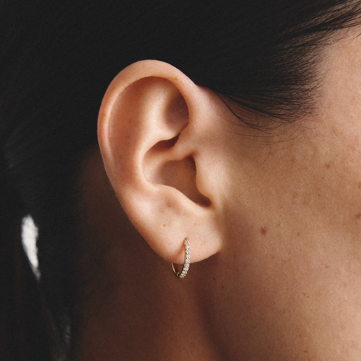 Hoop earrings with zirconia