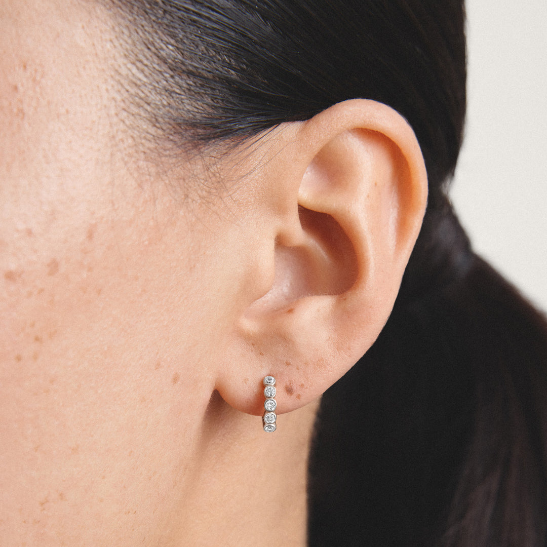 Hoop earrings with zirconia