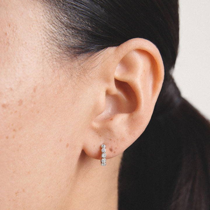 Hoop earrings with zirconia