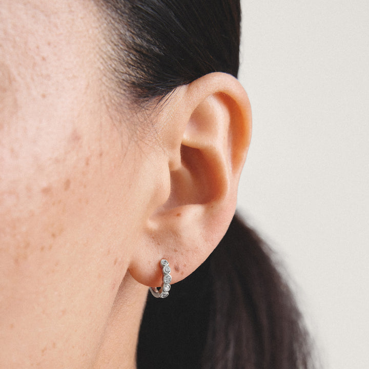 Hoop earrings with zirconia