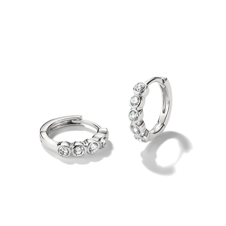 Hoop earrings with zirconia