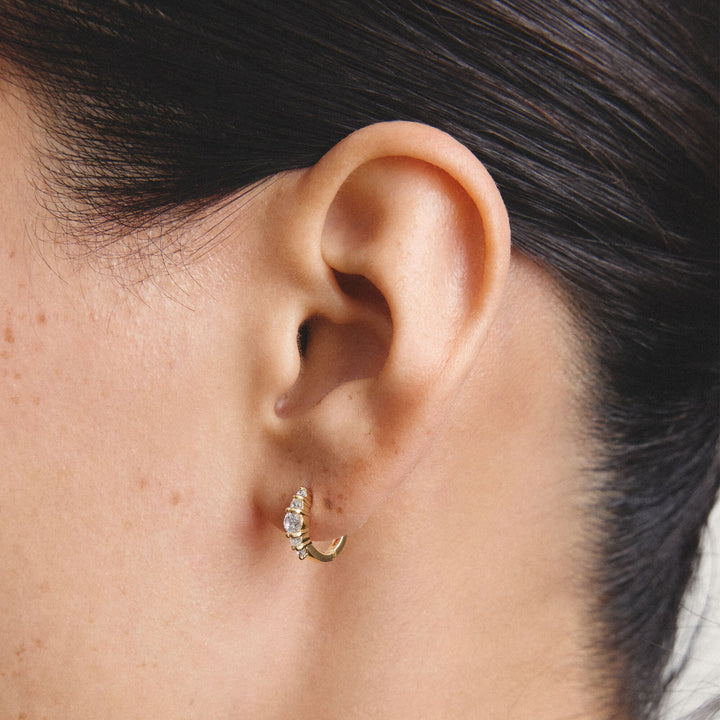 Hoop earrings with zirconia