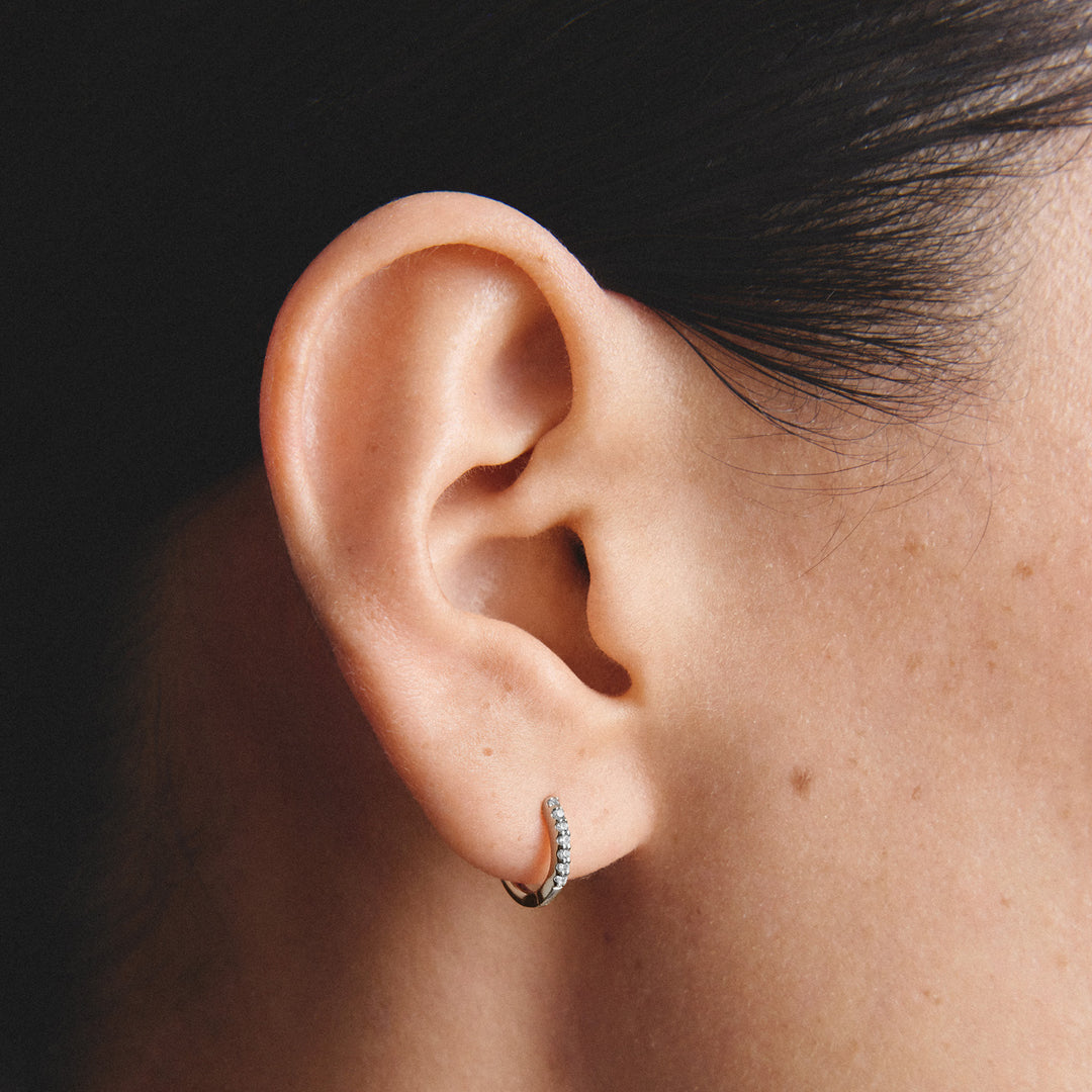 Hoop earrings with zirconia