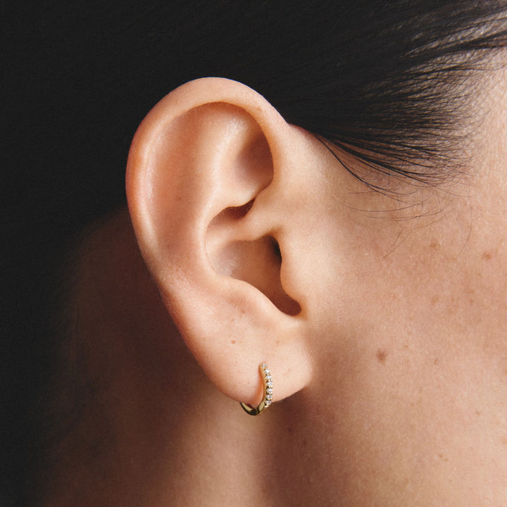 Hoop earrings with zirconia