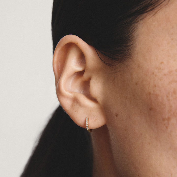 Hoop earrings with zirconia