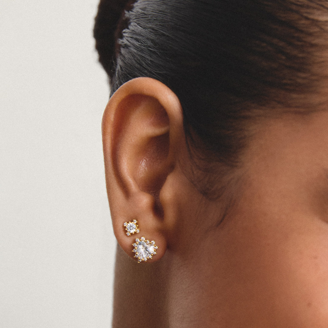 Ear studs with heart cut zirconia