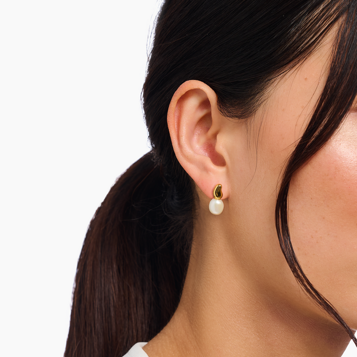 Ear Studs with Freshwater Pearl Drop in Gold