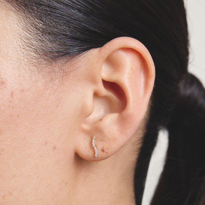 Stud earrings with zirconia