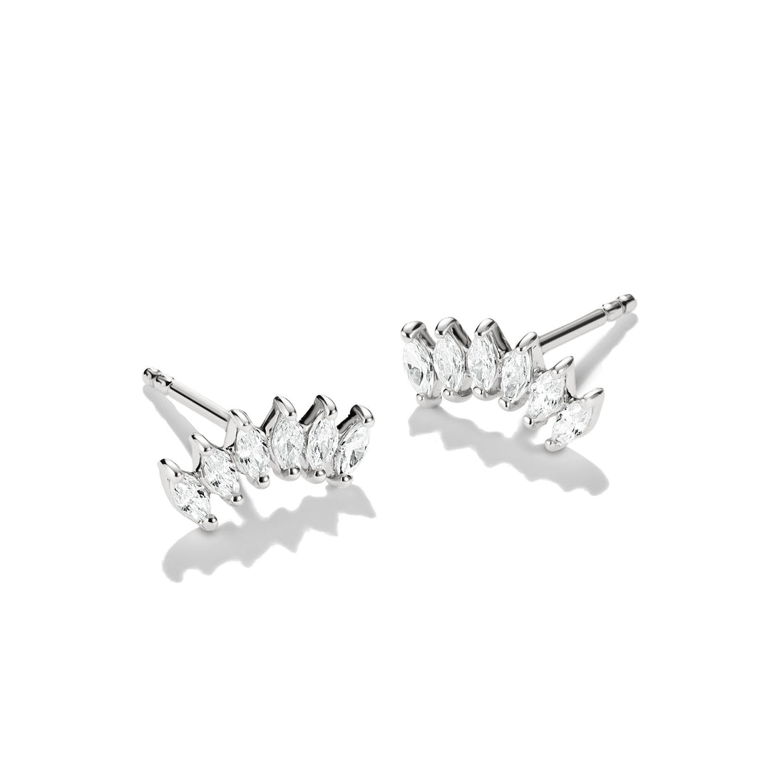 Stud earrings with zirconia