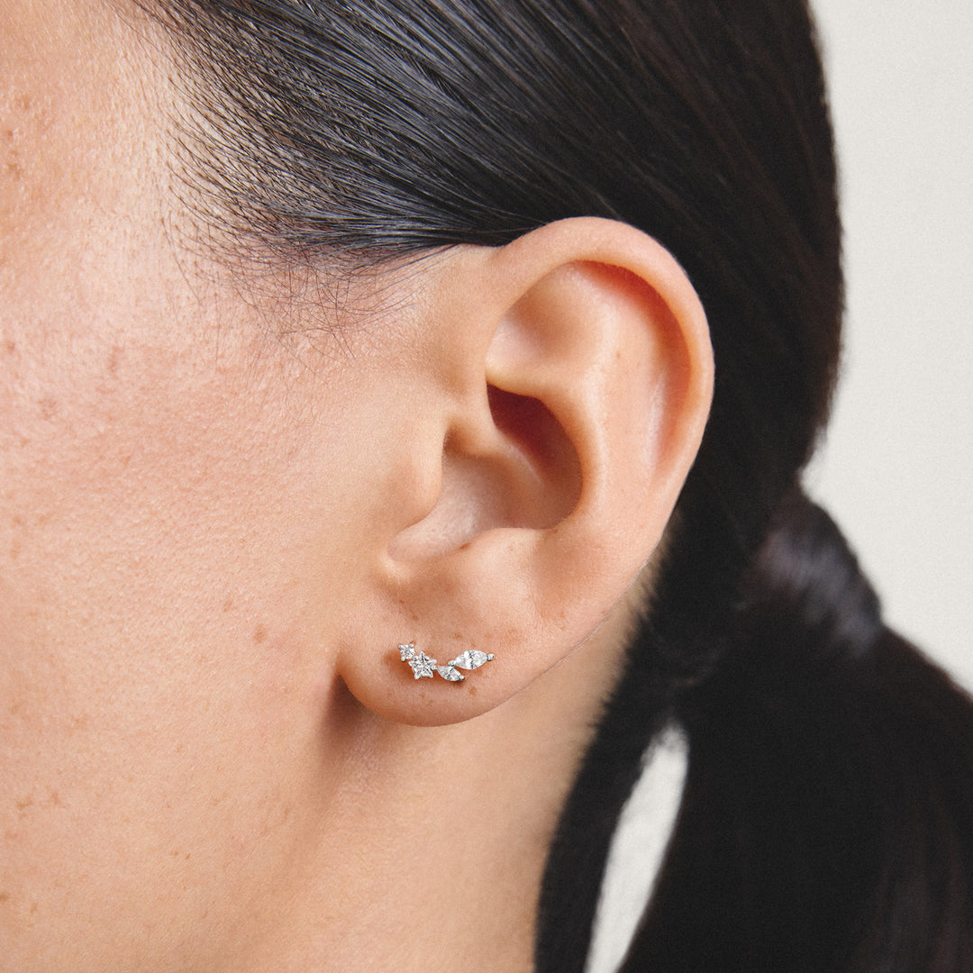 Stud earrings with zirconia