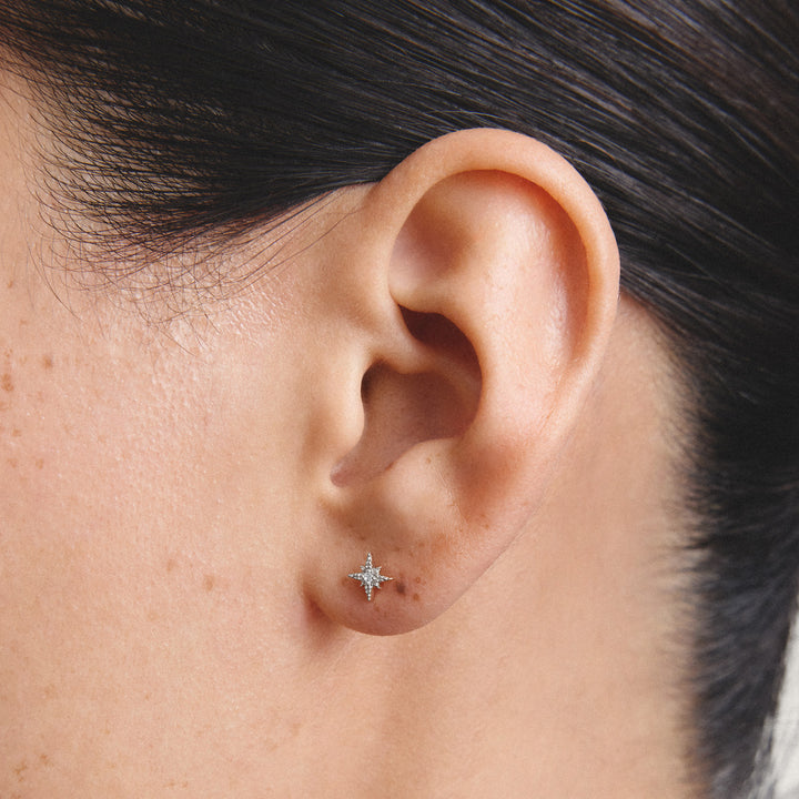 Stud earrings star with zirconia