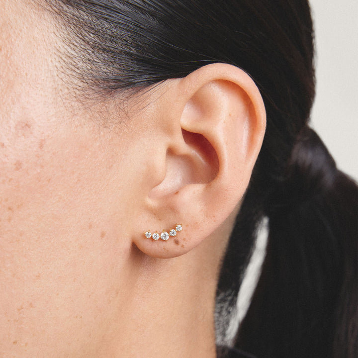 Stud earrings with zirconia