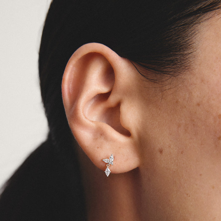 Stud earrings with zirconia