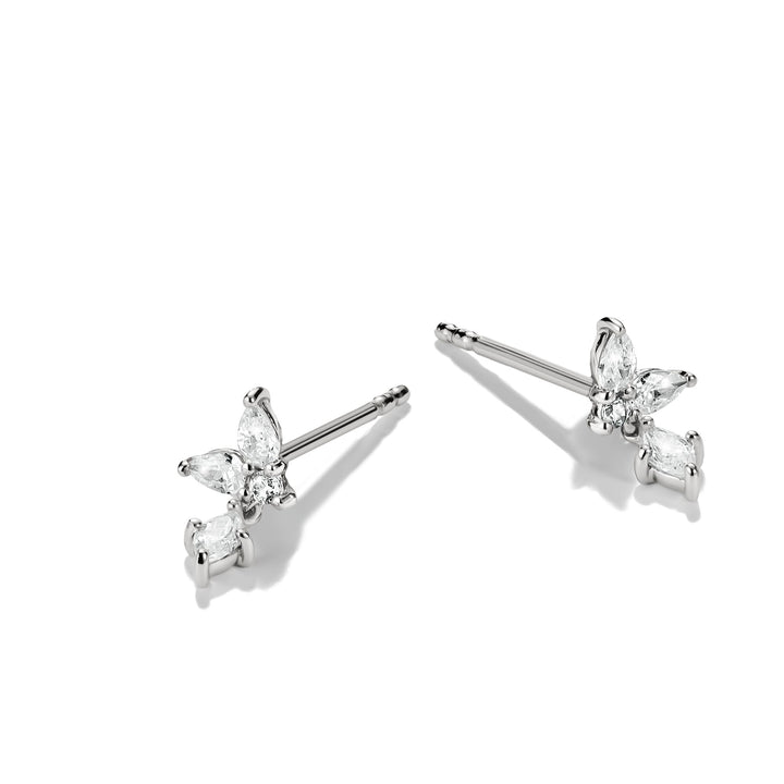 Stud earrings with zirconia