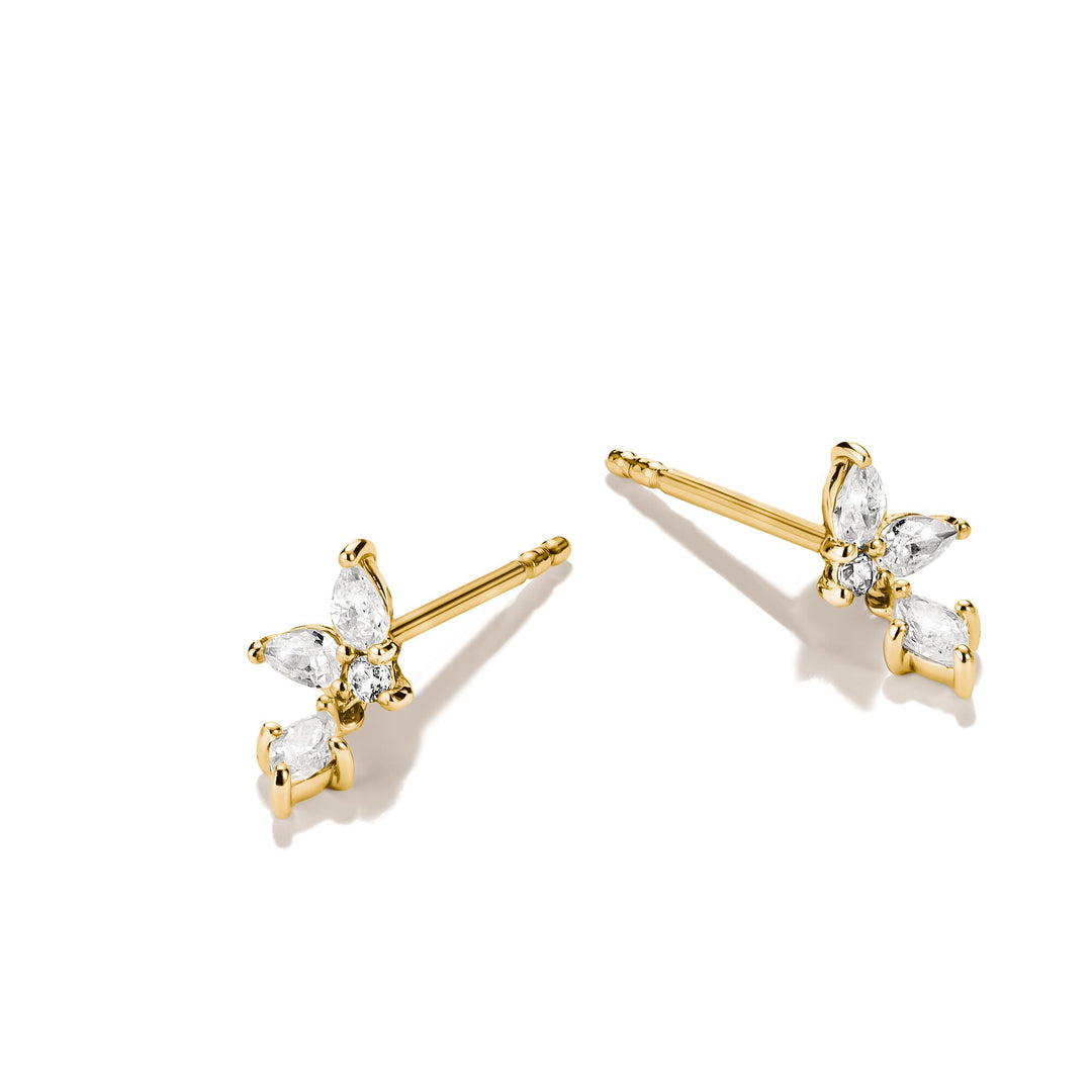 Stud earrings with zirconia