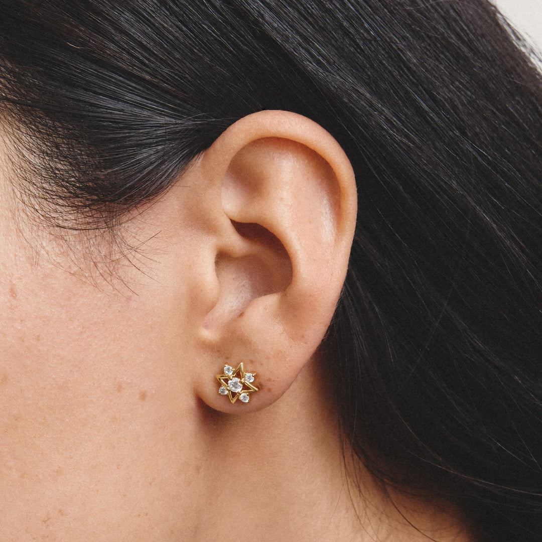 Stud earrings star with zirconia