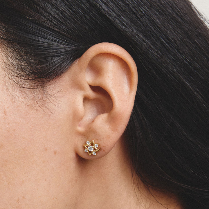 Stud earrings star with zirconia