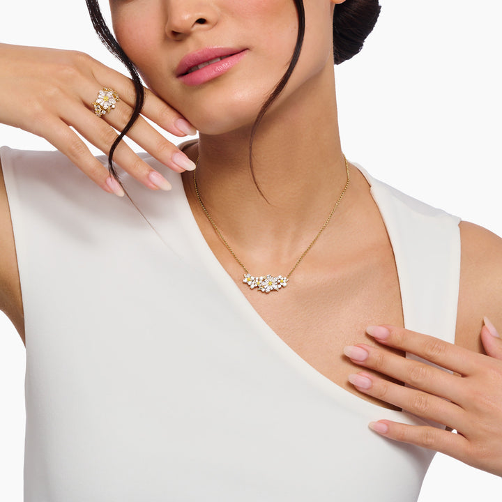 Lovely Daisy Cocktail Ring in Gold