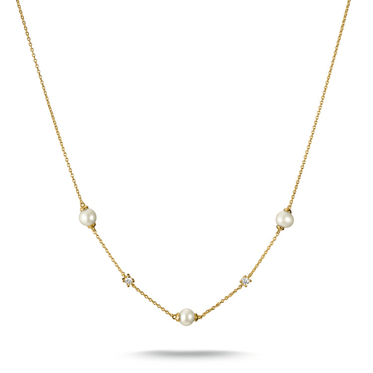 Chain with pearls and zirconia