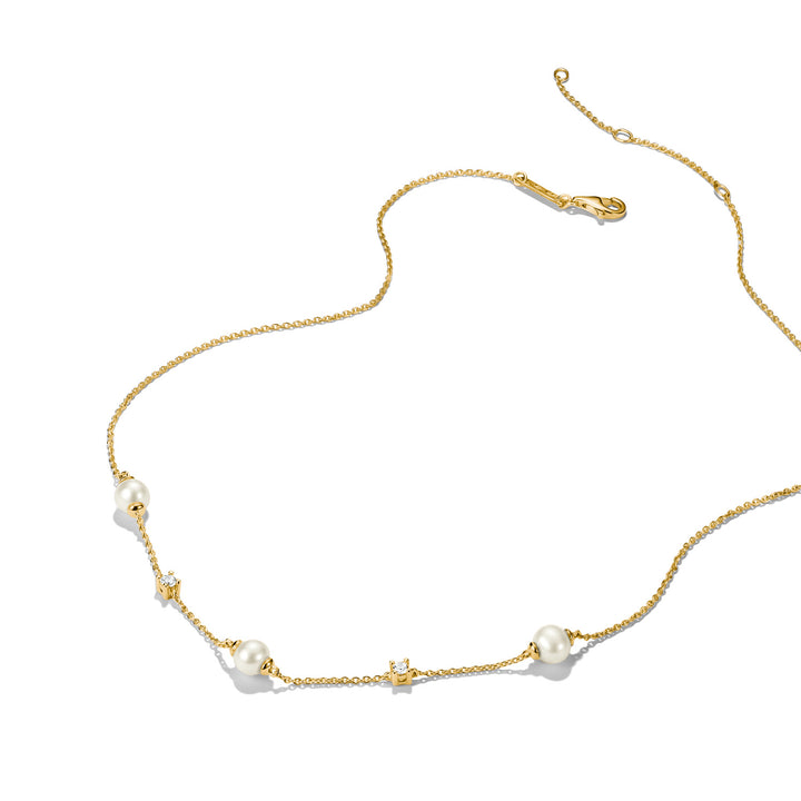 Chain with pearls and zirconia
