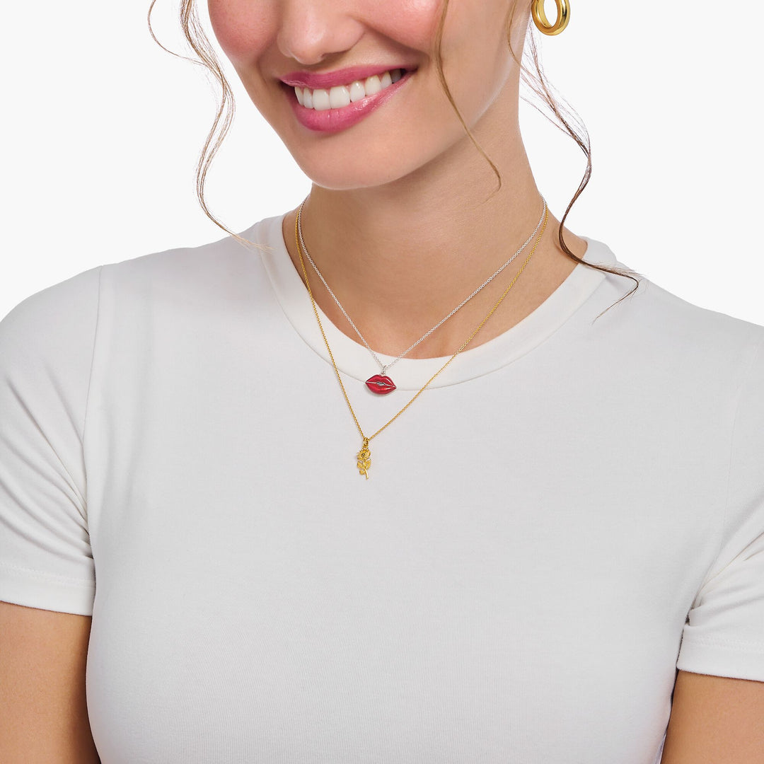 Necklace with rose pendant