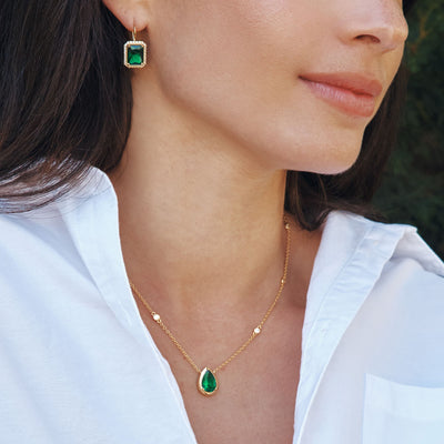 Necklace with Green Teardrop Stone Elyndra