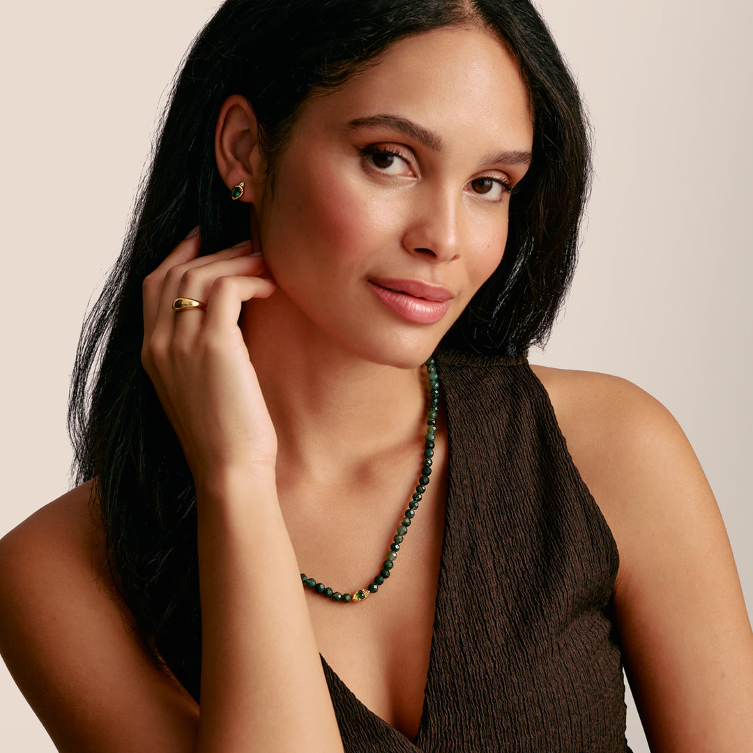 Ring in timeless design gold