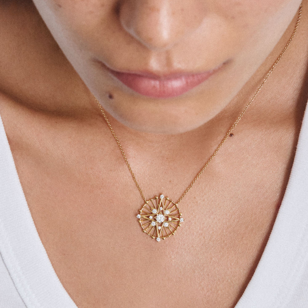 Necklace with zirconia