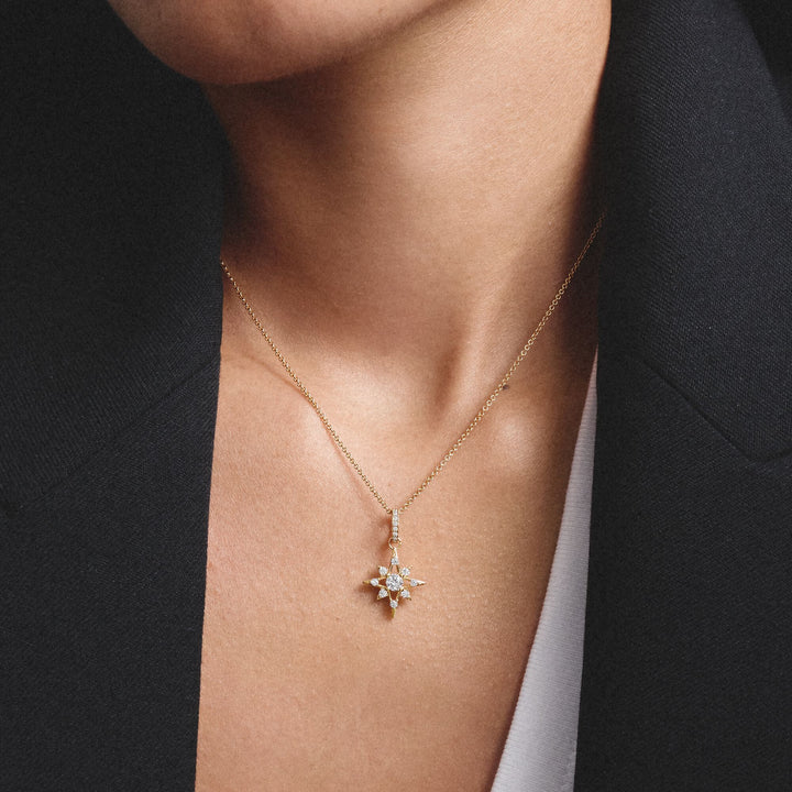 Necklace star with zirconia