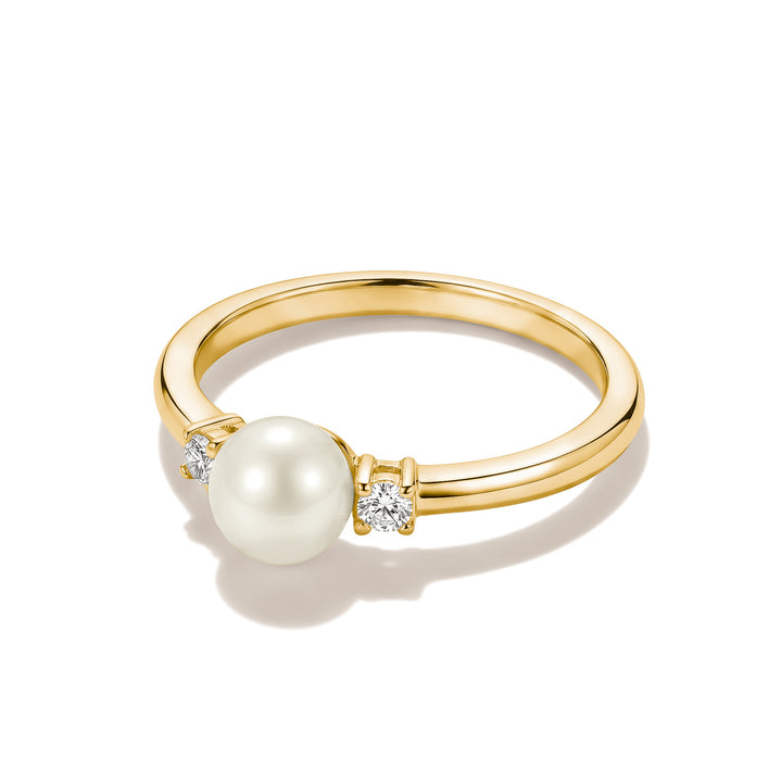 Ring pearl with zirconia