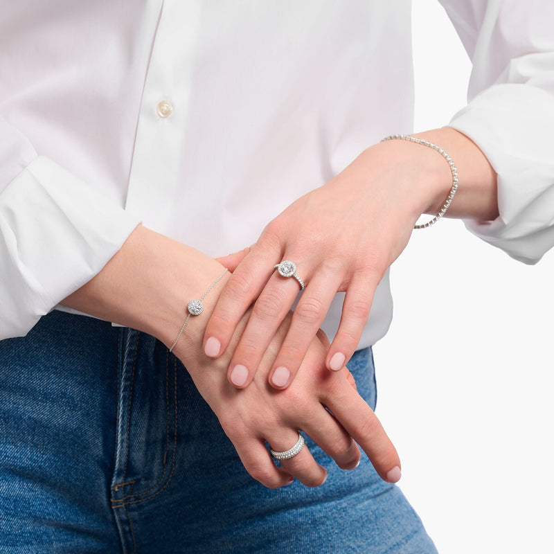 Halo ring with white zirconia in brilliant cut