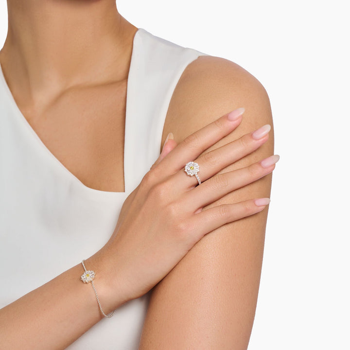 Lovely Daisy Cocktail Ring in Silver
