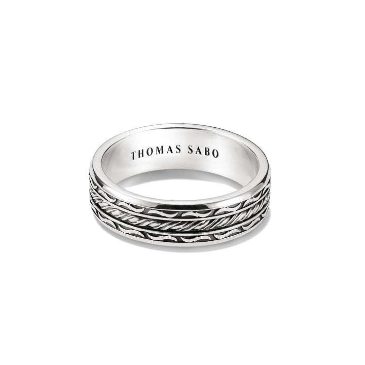 Band Ring with Twisted Center Bar