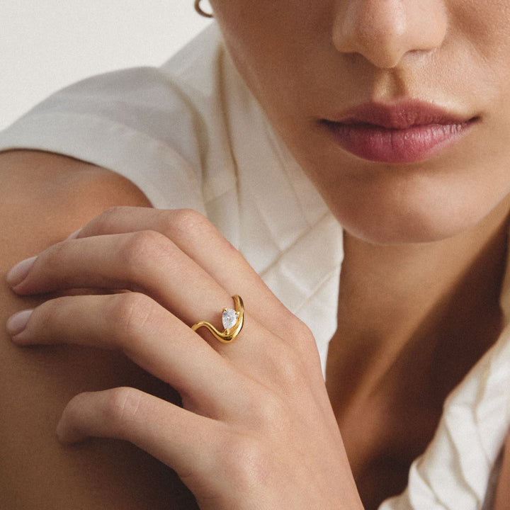 Ring with zirconia in teardrop shape | THOMAS SABO Australia